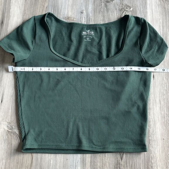 Hollister Seamless Ribbed Swoop Neck Short Sleeved Shirt Size Green Medium - Picture 6 of 9